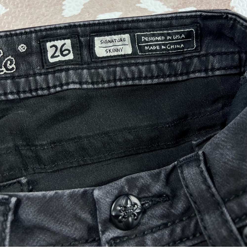 Miss Me Black Embellished Women's Jeans Signature Stretch Skinny Angel Wings W26 - Picture 7 of 9
